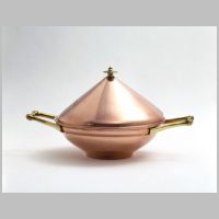 Benson, Chafing dish, photo on collections.vam.ac.uk.jpg